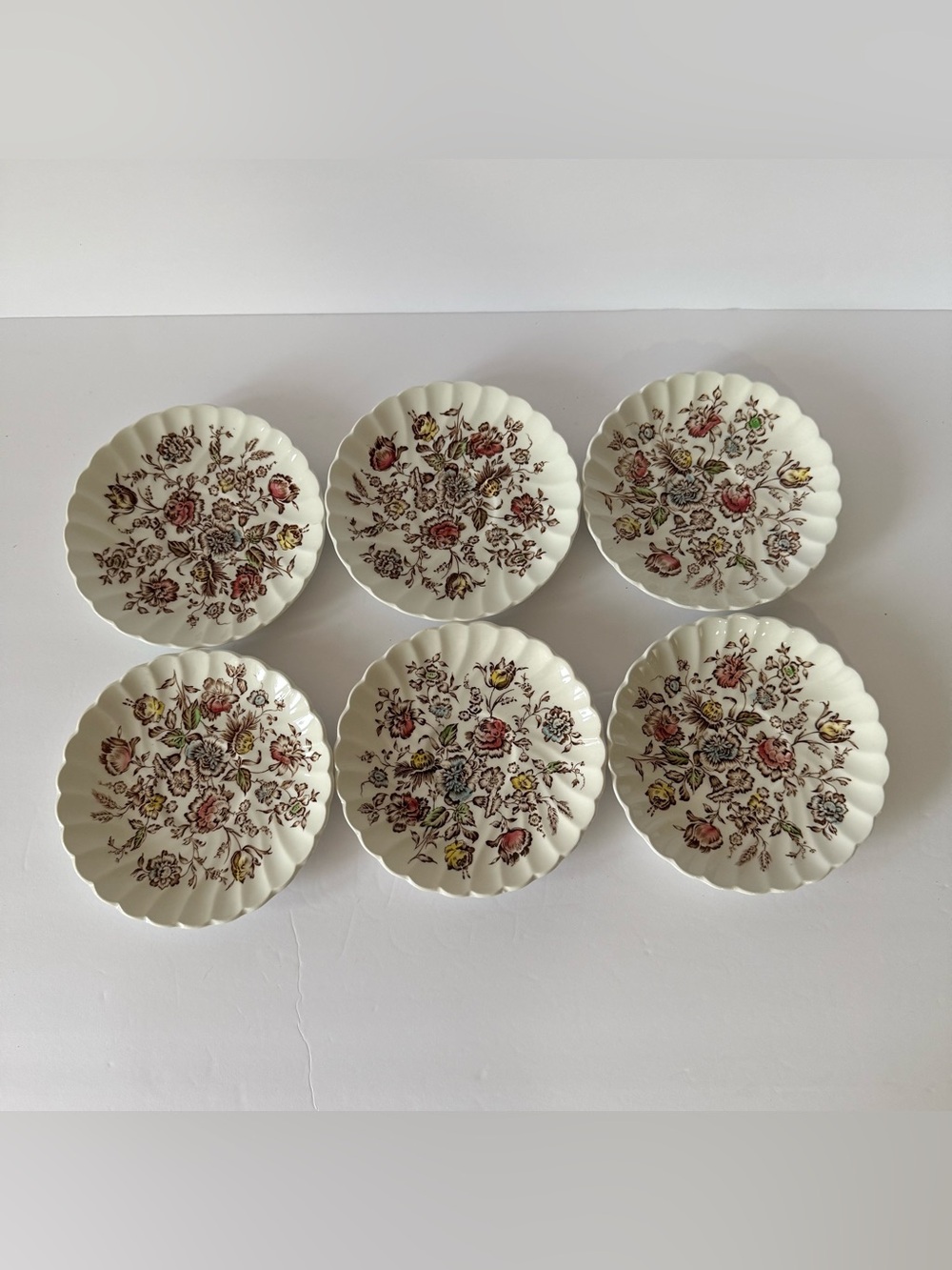 Johnson Brothers Staffordshire Bouquet Set 6 Dessert Bread Saucer Plates England